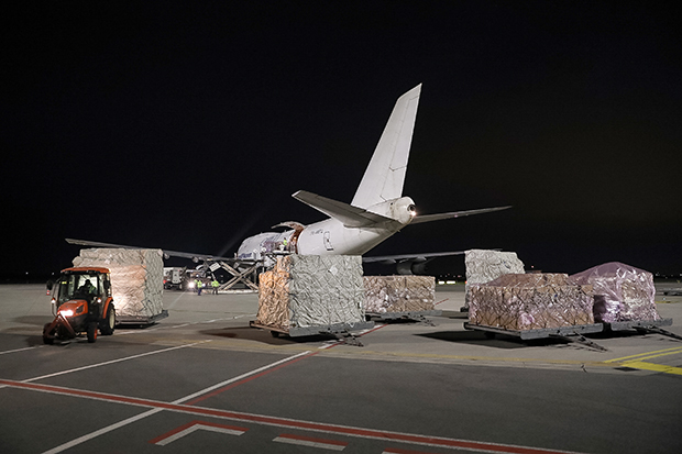 Још два авиона слетела у Београд:  Медицинска оперема и материјал за хитне ситуације, лет финансирала ЕУ (ФОТО)